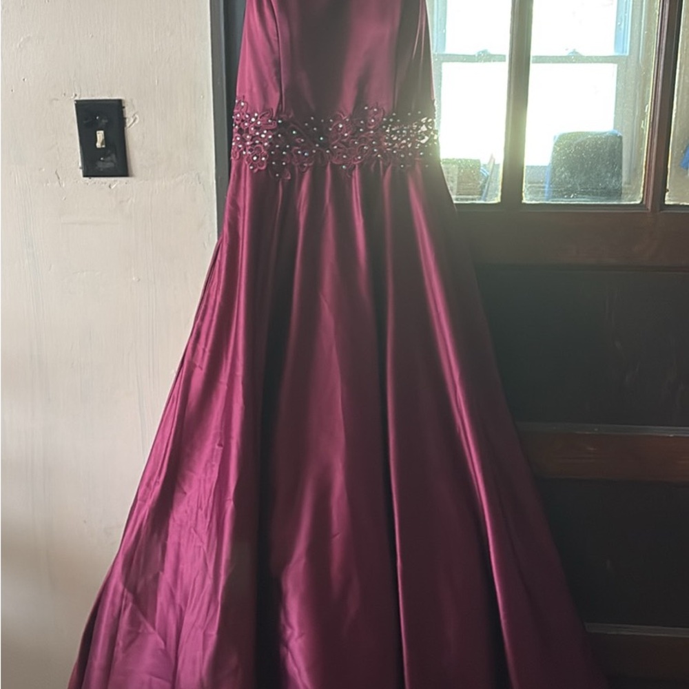 Elegant Burgundy Gown with Beaded Waist